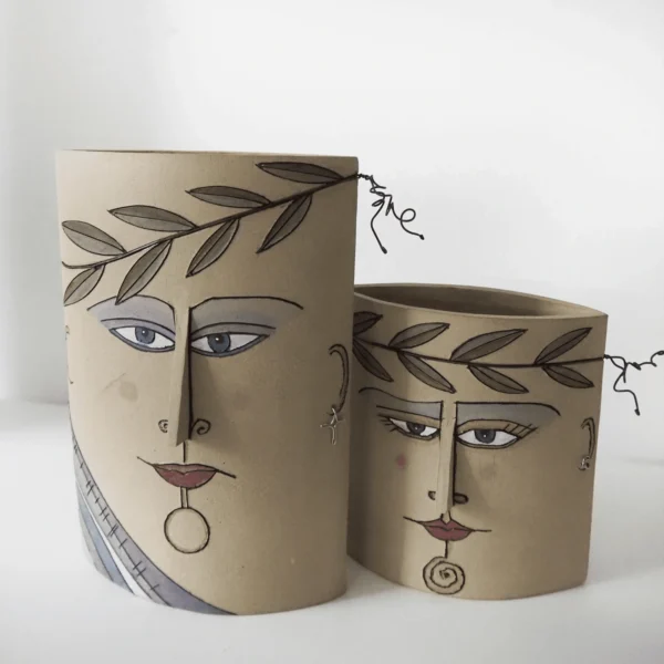 'Crowned' Couple Vases